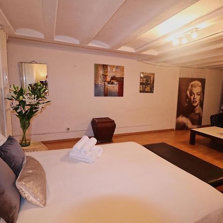 Efate Rooms Барселона Экстерьер фото